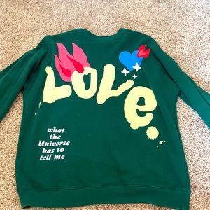 green long sleeve crew-neck